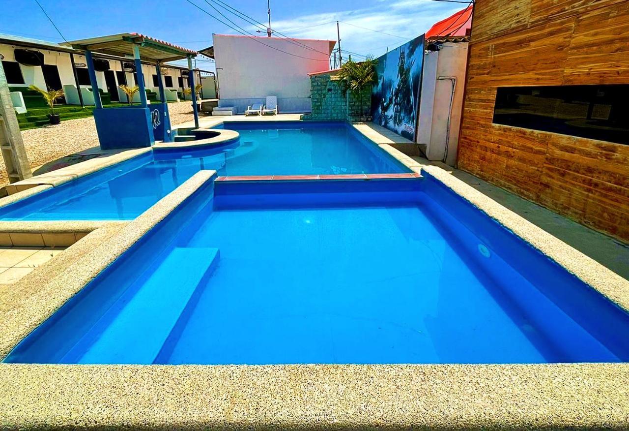 מלון פלאיאס Hostal Tropicoco מראה חיצוני תמונה