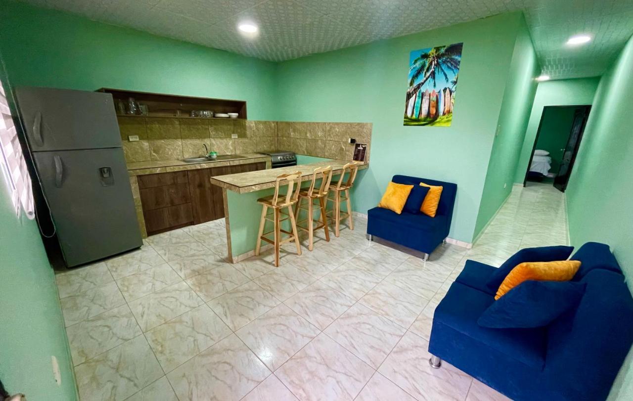 מלון פלאיאס Hostal Tropicoco מראה חיצוני תמונה