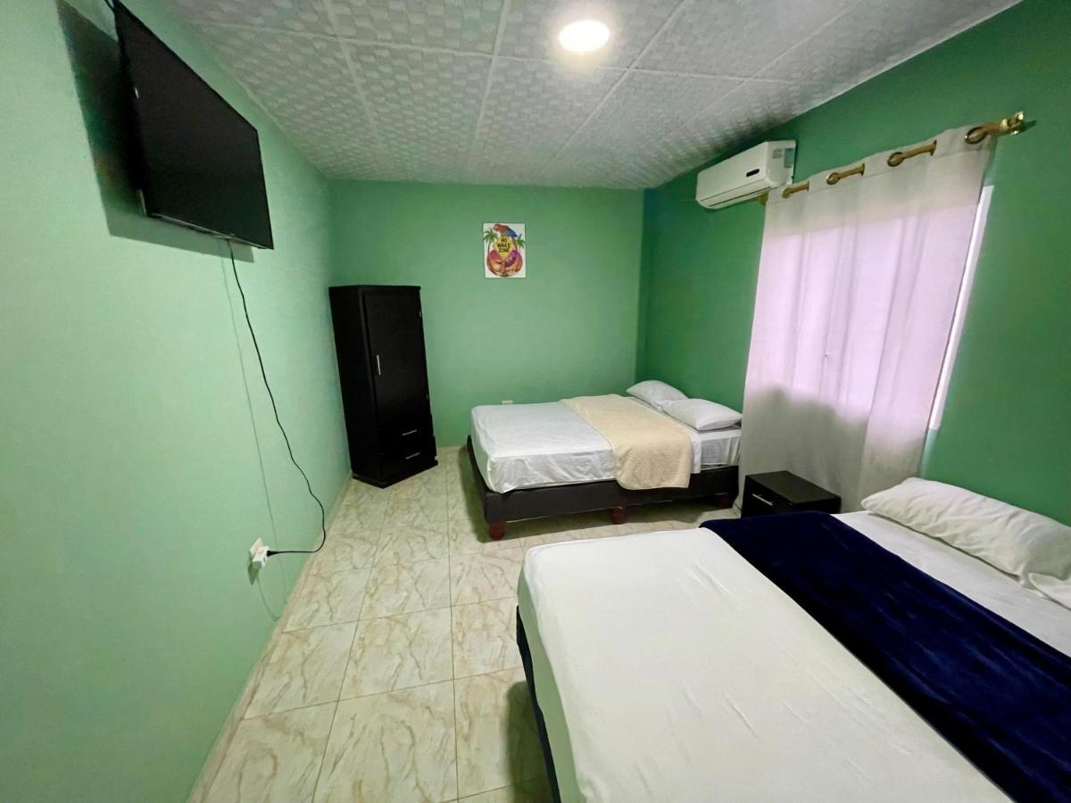 מלון פלאיאס Hostal Tropicoco מראה חיצוני תמונה
